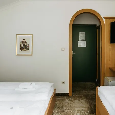 Baranekhof - Closest To The Kitzsteinhorn